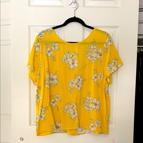 NWOT Floral blouse - Picture 4 of 5